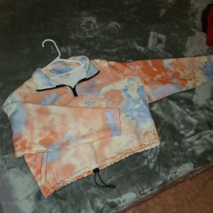 GB long sleeve crop top. Size Small. Tie dye.